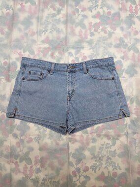 Vintage Y2K Levi’s Superlow Stretch Micro Mini Light Wash Denim Shorts